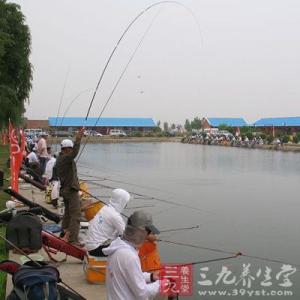 钓鱼有几种钓法 竞技钓鱼比赛催生快鱼钓法