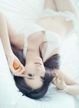 不断轻轻打在我身上 轻轻碰触就呻吟不断的爱抚妙计