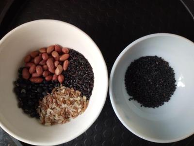 乌发豆浆 乌发养颜黑豆浆，亚健康人士必看