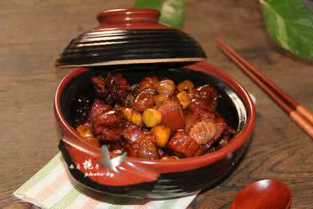 栗子红烧肉 秋天的应景的美味---可乐栗子红烧肉_西马栀子