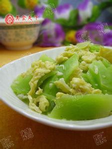 莴笋炒鸡蛋的做法 蒜香莴笋炒蛋的做法