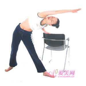 肩颈瑜伽 简单瑜伽动作上班族打败肩颈疼痛