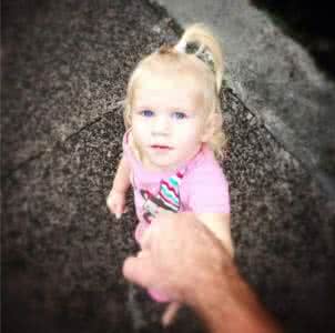 他不懂原版伴奏网盘 别再说小露网盘下载 别再说“孩子还小，他不懂”了！