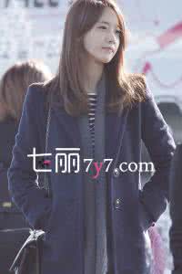 明星街拍示范围巾搭配 少女时代示范围巾的各种系法 绝美搭配尽显时尚潮流