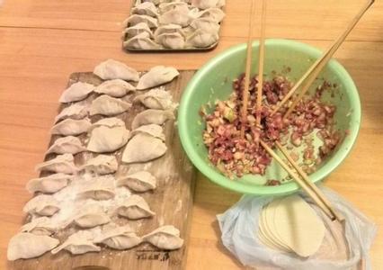 包饺子肉馅怎么调好吃 包饺子什么馅好吃 包饺子用这几样来调馅，营养又鲜美，老人孩子最爱吃