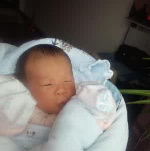 坐月子可以换床单吗 坐月子可以换床单吗 月子为什么不能换床单？