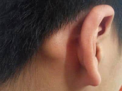耳朵后面一抽一抽的痛 耳朵后面痛