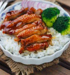 油豆腐炒蒜苗 零厨艺的下饭菜——蒜苗炒油豆腐