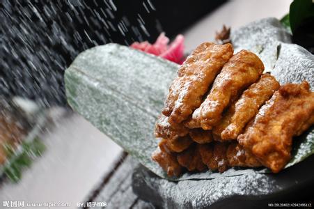 年夜饭手抄报 年夜饭手抓蒜香骨