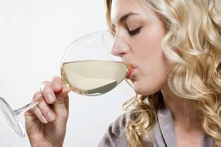 喝酒怎么才能不醉 喝酒怎么才能不醉 怎么喝酒才能补身