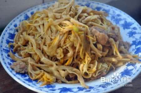 干黄花菜的做法 黄花菜的做法 干黄花菜怎么吃？推荐两种做法