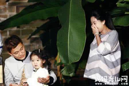 阿拉蕾是谁的女儿 阿拉蕾是谁的女儿 生下一个女儿阿拉蕾，看看别人家的闺女是怎么养的