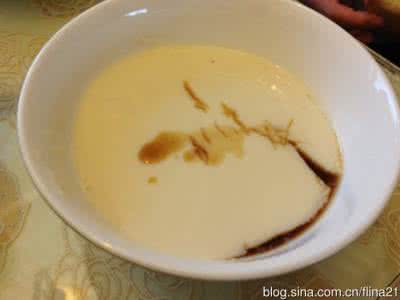 豆腐花怎么做才香滑 ~自制豆腐花、内酯豆腐~制作一锅滑嫩滴豆腐,原来可以这么简单