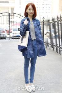 格子衬衫搭配什么裤子 格子衬衫搭配什么裤子 宽松格子衬衫搭配什么裤子