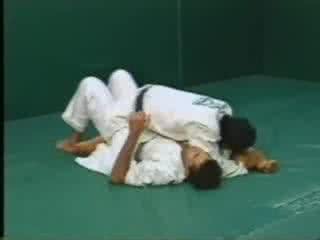 近身擒拿格斗教学视频 近身擒拿与后背摔教学