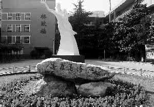 学校道路名称及内涵 走内涵式发展道路 建高品位示范学校