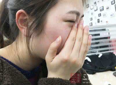 逃出绝命镇 流鼻血 流鼻血 流鼻血 少女这个小洞一直流血差点没了命