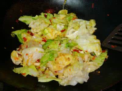 手撕圆白菜 剁椒手撕圆白菜——平凡的菜不平凡的味道