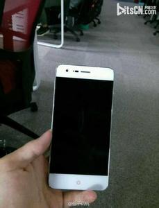 太帅了 dj 太帅了dj 京东无边框手机谍照曝光: 太帅了