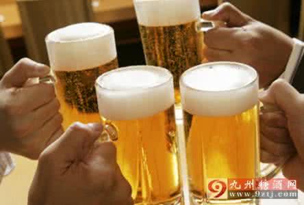喝啤酒的好处和坏处 喝啤酒的好处和坏处 【喝啤酒有什么好处】喝啤酒的8大好处