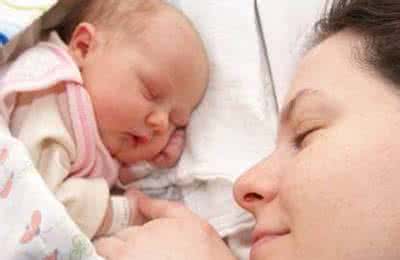 坐月子可以吃什么水果 坐月子可以吃什么水果 孕妈坐月子时，最常见的三种错误观念，这错都会犯