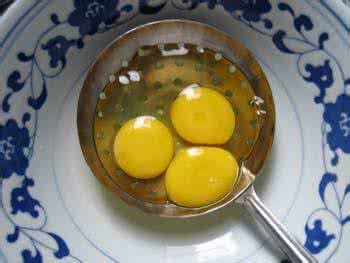 蛋黄肉松青团 蛋黄和蛋青怎么分开