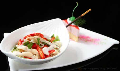 炒菜放盐技巧 《厨房基本功》炒菜放盐的技巧*