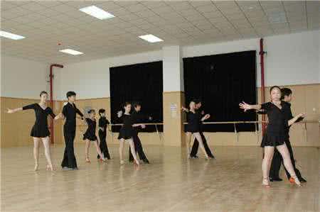 养生派ob蛋白瘦身胶囊 拉丁舞让你既瘦身又养生