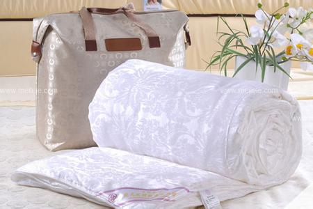 蚕丝被的缺点 蚕丝被的缺点 蚕丝被能晒吗有哪些缺点