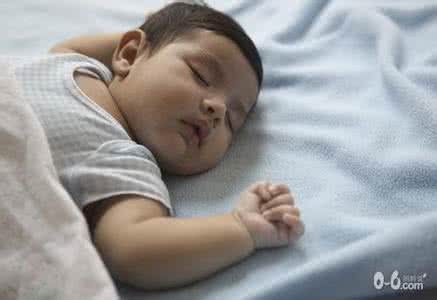 天气冷了，宝宝晚上老是踢被子怎么办？