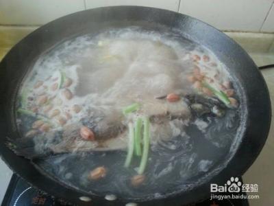 孕妇清炖鲫鱼汤的做法 鲫鱼汤 孕妇 孕妇鲫鱼汤的做法（炖）