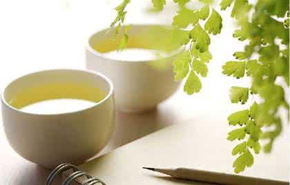 自 制 养 颜 美 容 药 茶