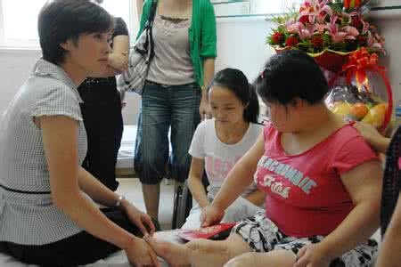 罗湖区义工联 罗湖义工向“脆骨病”儿童伸出援手