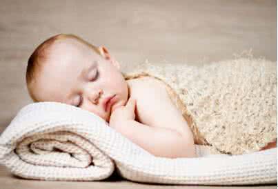 8个月宝宝趴着睡觉好吗 宝宝趴着睡好不好