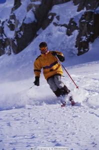 运动场上的温暖回忆 冬季运动 六种冬季运动让你温暖一冬