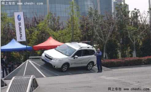 h9倒车翻车 试驾倒车翻车 与其说是试驾,倒不如说在做路试