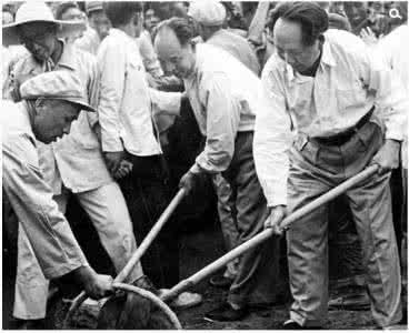 毛主席未发表诗词 转载 毛主席一组未曾发表过的老照片