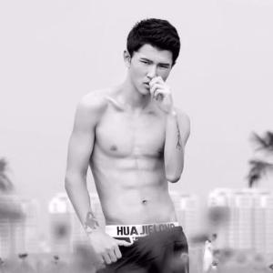 王牌大明星新好男人 自律，是一个男人的王牌