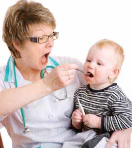 吃药误区 怎样喂宝宝喝药_喂宝宝吃药3个误区