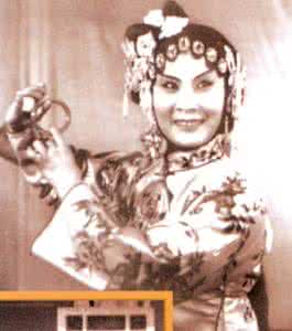 尹羲