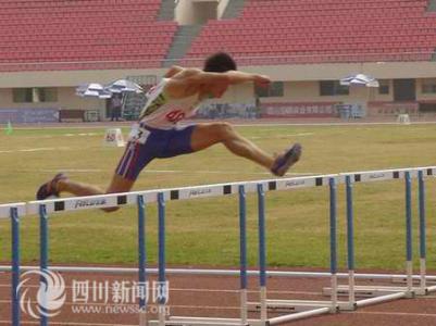 致跨栏运动员加油稿 尹靖 优秀110米跨栏运动员尹靖第五栏跨栏技术运动学比较分析
