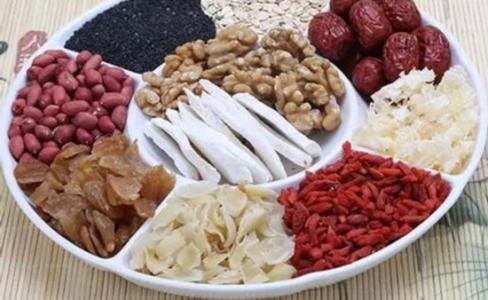 女人产后吃什么补气血 产后补气血的食物有哪些