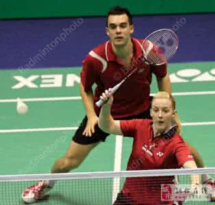 羽毛球平抽快挡 打羽毛球技巧 怎么才能练好平抽挡技巧