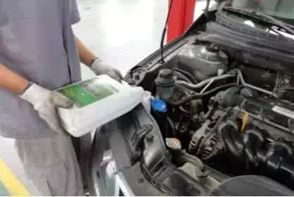 马桶水箱漏水维修 水箱出现漏水现象该怎么处理？