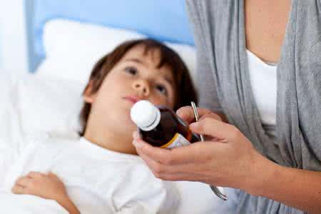 中医治疗小儿积食 中医如何治疗宝宝积食，厌食------捏脊【极品精灵】