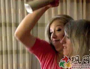 阿比盖尔和布列塔妮 阿比盖尔和布列塔妮是谁(双头人)?双头人谁在控制身体?