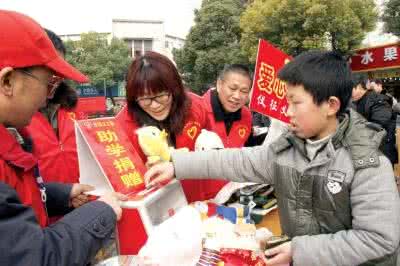 志愿者社会实践报告 暑假社会实践报告―社区志愿服务 2671字 投稿：郑臄臅