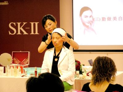 自制丝瓜水 【女性课堂】自制丝瓜水！绝佳的天然美容妙品