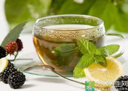 柠檬怎么泡水减肥 柠檬的功效，柠檬泡水怎么喝