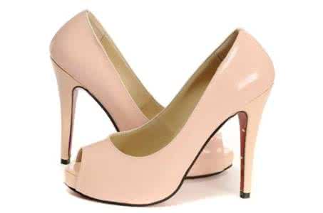 婚恋心理学 选鞋子透露女性婚恋心理